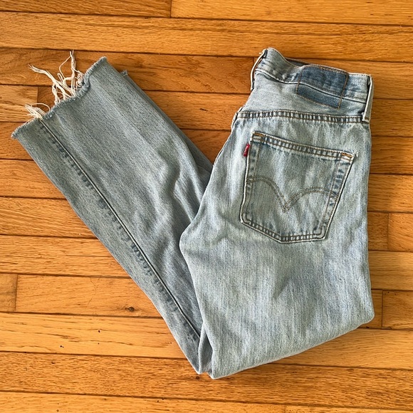 2000s Light Wash Levi’s 501s - Picture 1 of 10